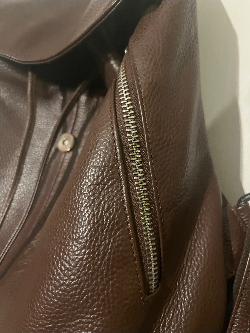 Boyatu leather back pack - Picture 3 of 8